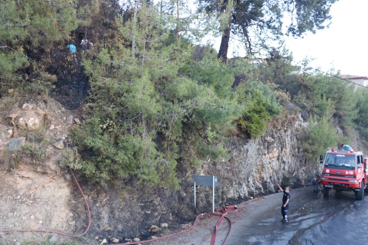 Huzurevi Yakınında Bulunan Ormanlık Alanda Çıkan Yangın Söndürüldü