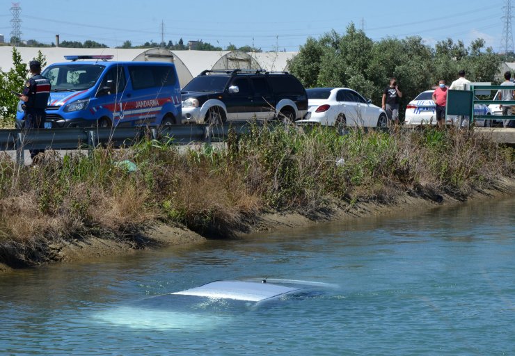 Sulama Kanalına Uçan Otomobilin Sürücüsü Yaralandı