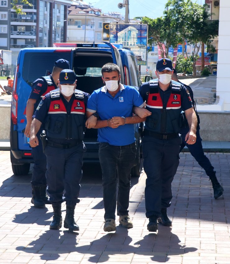 'kayıp' Dediği Eşini Öldürüp, İş Makinesiyle Araziye Gömmüş