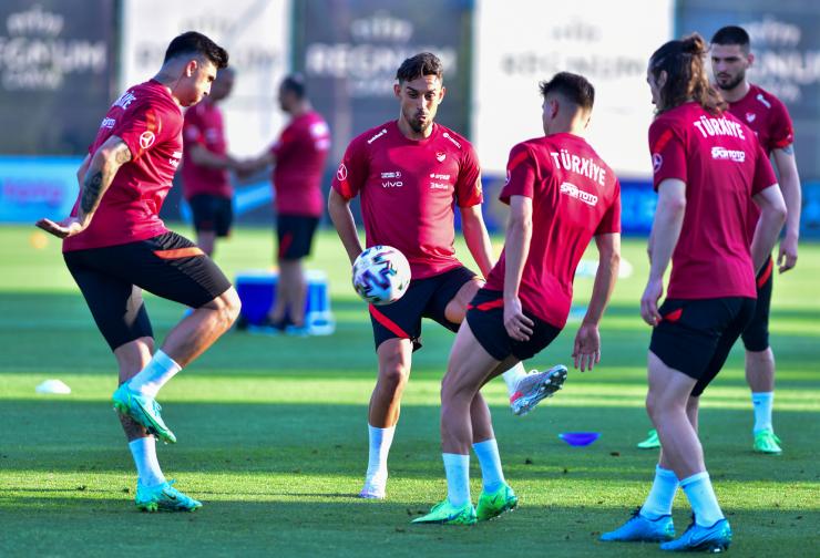 A Milli Futbol Takımı Hazırlıklarını Sürdürdü