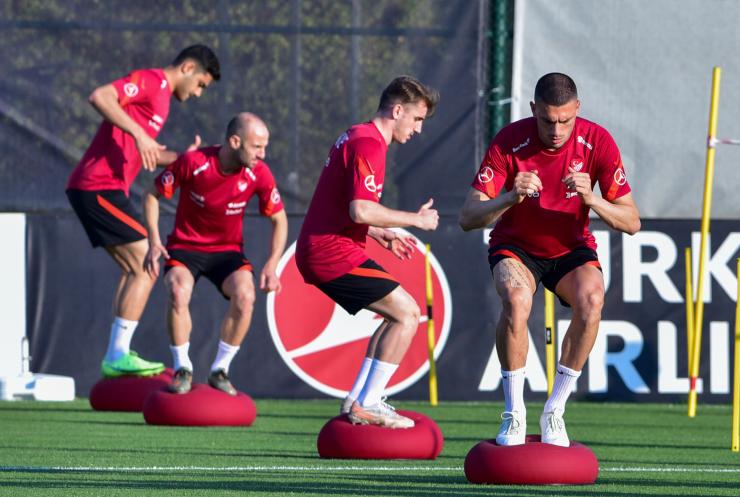 A Milli Futbol Takımı Hazırlıklarını Sürdürdü